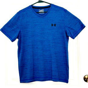 Under Armor Men's V-Neck T-Shirt Size Medium Loose Coupe Lache Suelto Heat Gear